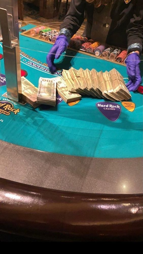 پاکستان کے Cash Royal Casino کھلاڑیوں کے لیےجیک پاٹ گیم