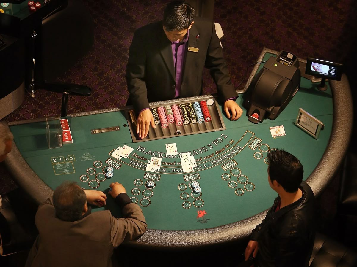 Cash Royal Casino کیسینو میں پوکر گیمز